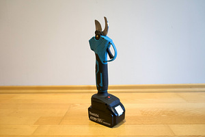 НОВЫЕ аккумуляторные секаторы (подходят для аккумуляторов Makita 18V) (3 фото из 9)