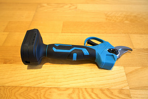 НОВЫЕ аккумуляторные секаторы (подходят для аккумуляторов Makita 18V) (9 фото из 9)