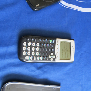 Graafiline kalkulaator Texas Instruments Ti-84 / Ti-86 (4 foto / 6)