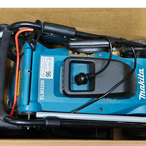Газонокосилка Makita ELM3320 + Коробка (3 фото из 5)