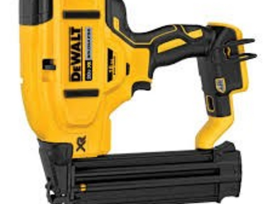 Аккумуляторный пистолет DeWalt DCN680 + ак 5,0Ач