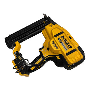 Аккумуляторный пистолет DeWalt DCN680 (5 фото из 5)