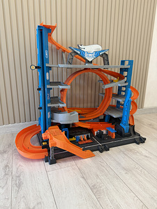 Hotwheels Ultimate Garage (1 фото из 2)