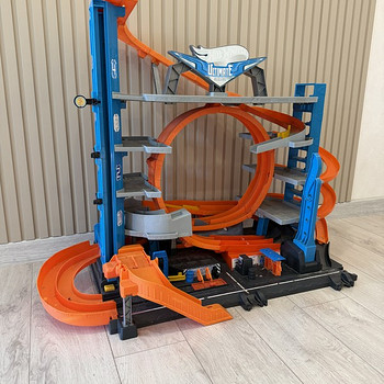 Hotwheels Ultimate Garage