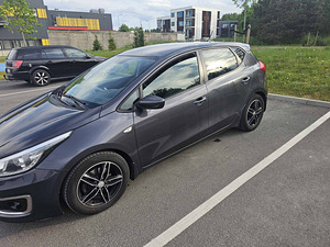 Kia ceed (2 foto / 7)