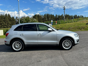 Audi Q5 (6 foto / 8)