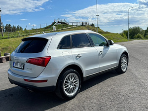 Audi Q5 (4 foto / 8)