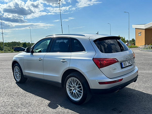 Audi Q5 (3 foto / 8)