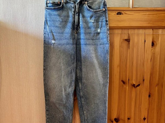 Женские синие джинсы H&M, размер 34, отличное состояние.