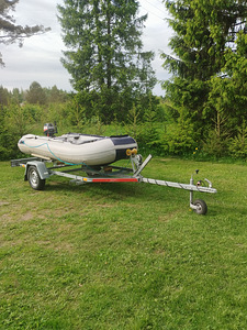 Лодка ПВХ 320 см + Yamaha 6 л.с.+ Эл.мотор + прицеп TEMA (1 фото из 10)