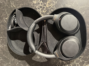 Sony WH-1000XM4 (4 foto / 4)