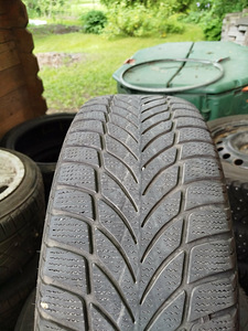 Goodyear Ultragrip 2 215/55R17 (1 foto / 2)
