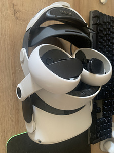 Oculus Quest 2 128GB (1 фото из 8)