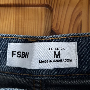 Laiad jortsid (lühikesed teksad), suurus M