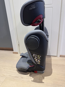 Turvatool Britax Römer Kidfix III M (15-36 kg) (2 foto / 7)