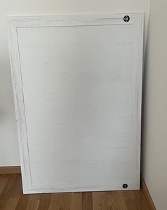 Kora Lora seinapeegel (2 foto / 2)