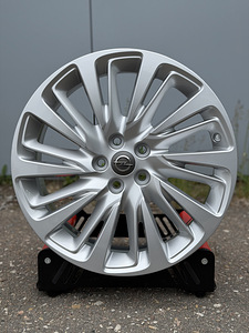 18" Opel originaalveljed 5x105 + andurid (1 foto / 10)