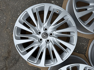 18" Opel originaalveljed 5x105 + andurid (6 foto / 10)