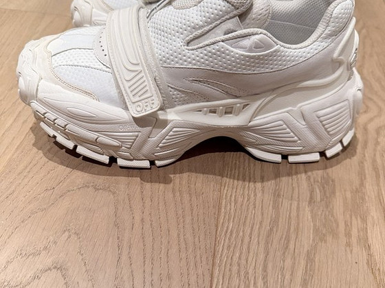 OFF-White tossud!