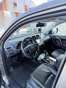 Toyota Land cruiser 150 (7 foto / 7)