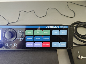 TC Helicon Voicelive rack (2 foto / 7)