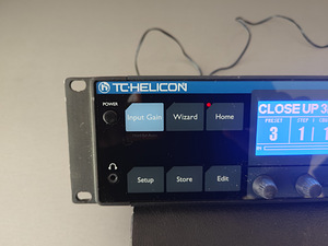 TC Helicon Voicelive rack (3 foto / 7)