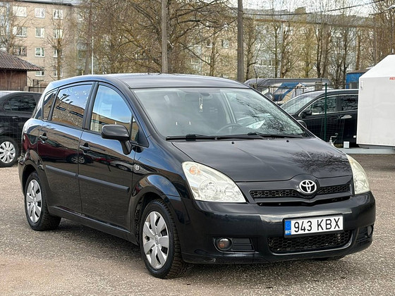 TOYOTA COROLLA VERSO