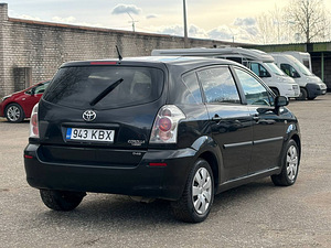 TOYOTA COROLLA VERSO (5 foto / 6)