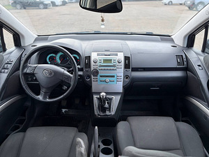 TOYOTA COROLLA VERSO (6 foto / 6)
