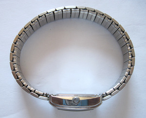 Часы женские Lorus (4 фото из 5)