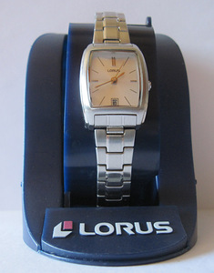 Часы женские Lorus (3 фото из 5)