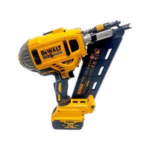 Аккумуляторный гвоздезабивной пистолет Dewalt DCN692 P03 (2 фото из 3)