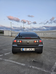 Renault Laguna (5 foto / 12)