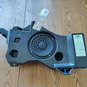 Сабвуфер Audi A3 8PA 8P4 035 382D