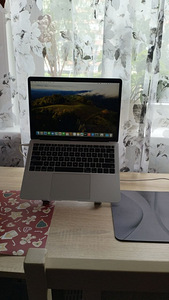 MacBook Air 13" (A1932) 2019, 8/250Гб/i5 + Зарядка (2 фото из 3)