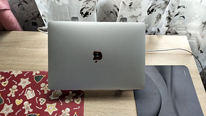 MacBook Air 13" (A1932) 2019, 8/250Гб/i5 + Зарядка (1 фото из 3)