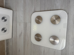Умные весы Huawei Scale 3 (2 фото из 3)