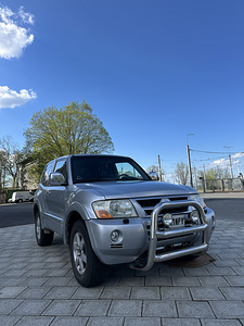 Mistubishi Pajero (2 фото из 15)
