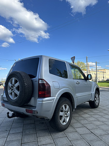 Mistubishi Pajero (7 фото из 15)