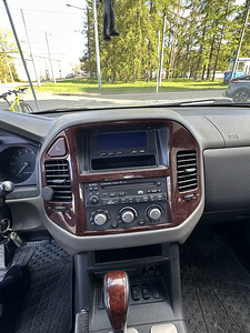Mistubishi Pajero (14 фото из 15)