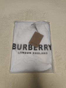Футболка Burberry (1 фото из 3)