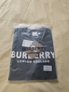 Футболка Burberry (1 фото из 3)