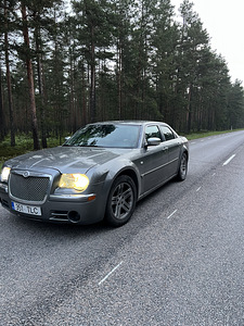 CHRYSLER 300C (3 foto / 7)