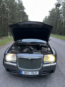 CHRYSLER 300C (5 foto / 7)