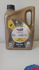 Моторное масло Total Ineo LongLife 5w30 (1 фото из 2)