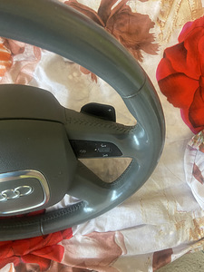 Руль Audi a6c6 (3 фото из 4)
