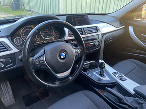 BMW 320, Efficient Dynamics (7 foto / 11)