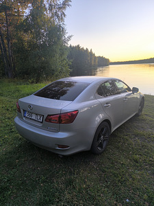 Lexus IS 220D (13 фото из 13)