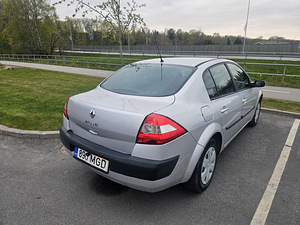 Renault Megane 2 (6 фото из 15)