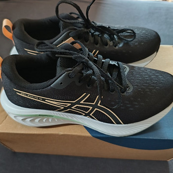 Новые кроссовки Asics, размер 37